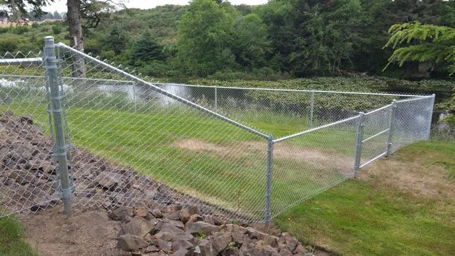 Chain-link-fence-services-picture-full-min-1920w
